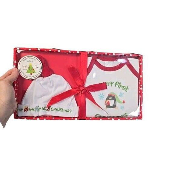 New Hallmark Baby First Christmas Outfit 0-6 Month Bib One Piece WithBox Penguin - Picture 1 of 4